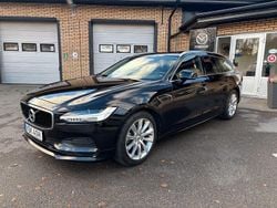 Svart Begagnad 2020 Volvo V90 Momentum Kombi | 324 500 kr (Marknadspris)
