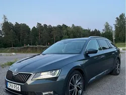 Grå Begagnad 2016 Skoda Superb LAURIN & KLEMENT Kombi | 155 000 kr (Marknadspris)