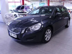 Grå Begagnad 2011 Volvo V60 Kinetic Kombi | 75 000 kr (Bra pris)