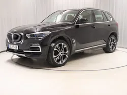 Svart Begagnad 2021 BMW X5 iPerformance SUV | 569 900 kr