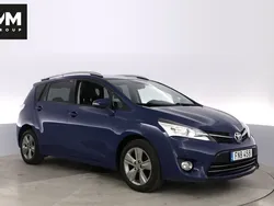 Mörkblå Begagnad 2014 Toyota Verso Edition Minibuss | 124 000 kr (Marknadspris)