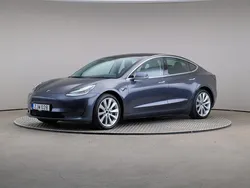Grå Begagnad 2020 Tesla Model 3 Long Range AWD Sedan | 275 000 kr (Marknadspris)