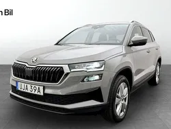Grå Begagnad 2023 Skoda Karoq Style SUV | 289 900 kr (Marknadspris)