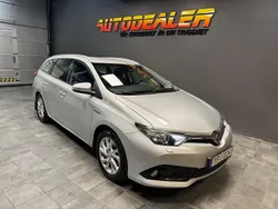 Silver Begagnad 2017 Toyota Auris Touring Sports Active Kombi | 169 900 kr (Marknadspris)