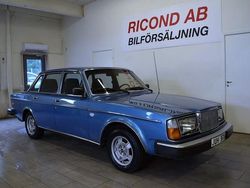 Mörkblå Begagnad 1977 Volvo 260 Sedan | 119 900 kr