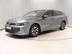 Mörkgrå Begagnad 2024 VW Passat Business Kombi | 369 900 kr (Dyr)