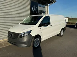 Vit (arktisk vit) Ny 2025 Mercedes e-Vito Minibuss | 598 750 kr (Bra pris)