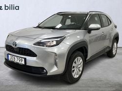 Silver Begagnad 2024 Toyota Yaris Hybrid Active SUV | 274 900 kr (Marknadspris)