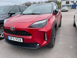 Röd metallic Begagnad 2022 Toyota Yaris Style Halvkombi | 259 000 kr