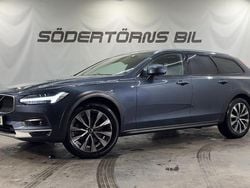 Mörkblå (denim blue metallic) Begagnad 2022 Volvo V90 CC Inscription Kombi | 489 900 kr (Dyr)