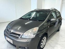 Grå Begagnad 2005 Toyota Corolla Verso Minibuss | 39 900 kr (Marknadspris)