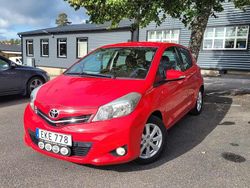 Röd Begagnad 2013 Toyota Yaris Active Halvkombi | 64 900 kr (Marknadspris)