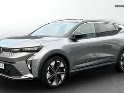 Grå Begagnad 2024 Renault Scénic Techno Minibuss | 567 000 kr (Marknadspris)