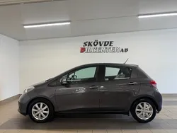 Mörkgrå Begagnad 2013 Toyota Yaris Active Halvkombi | 62 500 kr (Marknadspris)