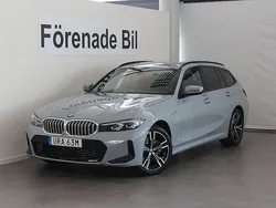 Grå (m brooklyn grå) Begagnad 2024 BMW 330e Comfort Edition Kombi | 519 000 kr (Superpris)