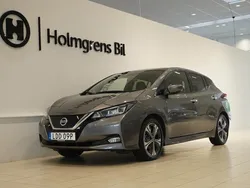 Grå (dark metal grey) Begagnad 2022 Nissan Leaf N-Connecta Halvkombi | 174 800 kr (Marknadspris)