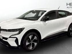 Glaciär vit Begagnad 2022 Renault Mégane Equilibre Halvkombi | 269 800 kr (Marknadspris)