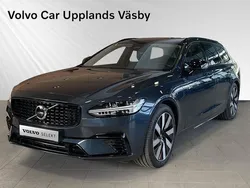 Grå Begagnad 2024 Volvo V90 Plus Kombi | 549 900 kr (Marknadspris)