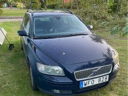 Blå Begagnad 2005 Volvo V50 Kinetic Kombi | 20 000 kr (Marknadspris)