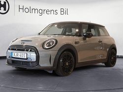 Grå Begagnad 2022 Mini Cooper Halvkombi | 229 800 kr (Marknadspris)