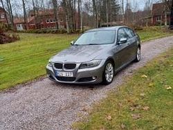 Grå Begagnad 2011 BMW 320 Sedan | 75 000 kr (Bra pris)