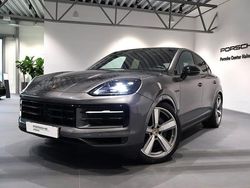 Grå Begagnad 2024 Porsche Cayenne SUV | 995 000 kr