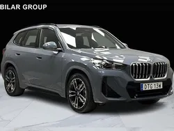 Grå Ny 2025 BMW X1 Comfort Edition SUV | 670 400 kr (Marknadspris)