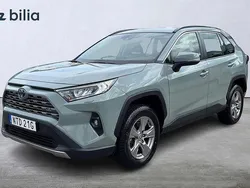 Grön Begagnad 2022 Toyota RAV4 Hybrid Active SUV | 359 900 kr (Bra pris)