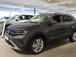 Grå Ny 2025 VW T-Cross Life SUV | 338 600 kr (Marknadspris)
