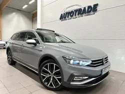 Grå Begagnad 2023 VW Passat Alltrack Kombi | 279 900 kr (Marknadspris)