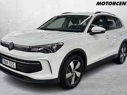 Vit Begagnad 2024 VW Tiguan Life SUV | 369 000 kr (Marknadspris)