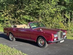 Mörkröd Begagnad 1968 Rolls Royce Corniche Cab | 299 000 kr