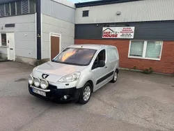 Ljusgrå (grå) Begagnad 2011 Peugeot Partner Minibuss | 41 900 kr (Lite dyr)