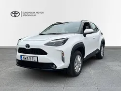 Vit Begagnad 2023 Toyota Yaris Cross Active SUV | 274 900 kr (Marknadspris)