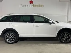 Vit Begagnad 2019 Skoda Octavia Scout Kombi | 239 800 kr (Marknadspris)