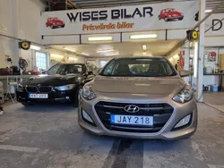Ljusbrun Begagnad 2015 Hyundai i30 Eco Halvkombi | 54 900 kr