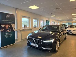 Mörkblå (blå) Begagnad 2017 Volvo S90 Inscription Sedan | 149 900 kr (Bra pris)