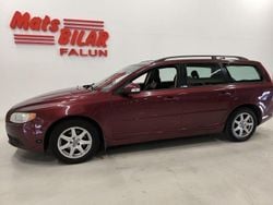 Röd Begagnad 2009 Volvo V70 Momentum Kombi | 49 900 kr (Marknadspris)