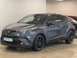 Mörkgrå Begagnad 2017 Toyota C-HR Executive SUV | 219 900 kr (Marknadspris)