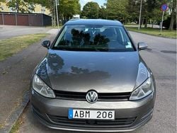 Grå Begagnad 2014 VW Golf VII Halvkombi | 79 000 kr (Bra pris)