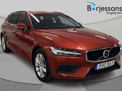 Röd Begagnad 2021 Volvo V60 Momentum Kombi | 279 000 kr (Marknadspris)