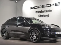 Svart (black) Begagnad 2024 Porsche Macan SUV | 1 179 000 kr