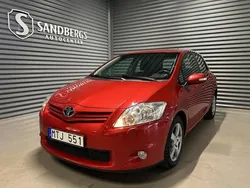 Mörkröd Begagnad 2012 Toyota Auris Plus Halvkombi | 69 500 kr (Lite dyr)