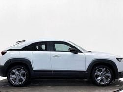 Vit Begagnad 2022 Mazda MX30 SUV | 158 800 kr (Marknadspris)