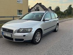 Grå Begagnad 2006 Volvo V50 Kombi | 26 000 kr (Marknadspris)