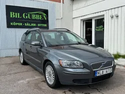 Grå Begagnad 2007 Volvo V50 Kinetic Kombi | 34 999 kr (Marknadspris)