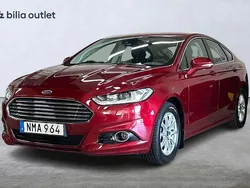 Röd Begagnad 2015 Ford Mondeo Titanium Halvkombi | 124 900 kr (Marknadspris)