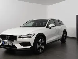 Vit Begagnad 2020 Volvo V60 CC Kombi | 279 800 kr (Marknadspris)