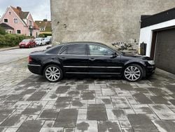 Svart Begagnad 2011 VW Phaeton Comfortline Sedan | 175 000 kr