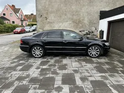 Svart Begagnad 2011 VW Phaeton Comfortline Sedan | 175 000 kr